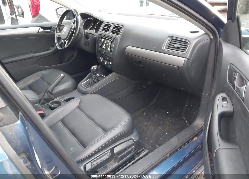 2015 VOLKSWAGEN JETTA VIN: 3VWD17AJ9FM350731