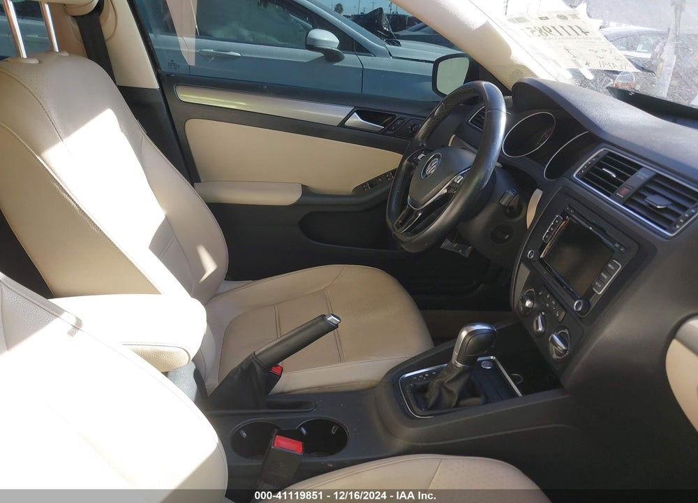 2015 VOLKSWAGEN JETTA 1.8T SE VIN: 3VWD17AJ3FM242783