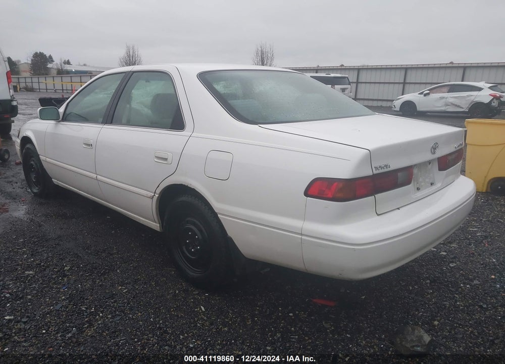 1998 TOYOTA CAMRY LE VIN: JT2BG22KXW0182564