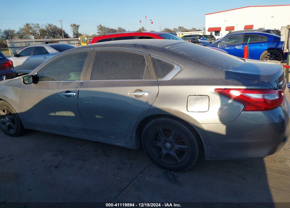 2017 NISSAN ALTIMA VIN: 1N4AL3AP1HN343879