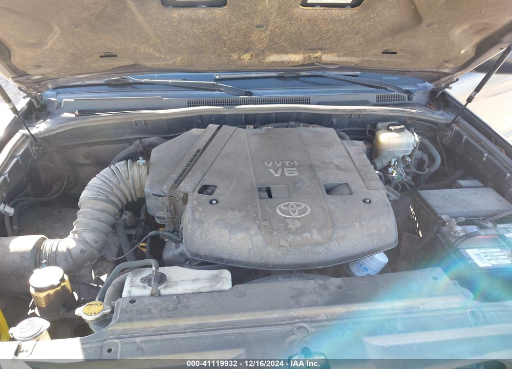 2005 TOYOTA 4RUNNER SR5 V6 VIN: JTEZU14R958039281
