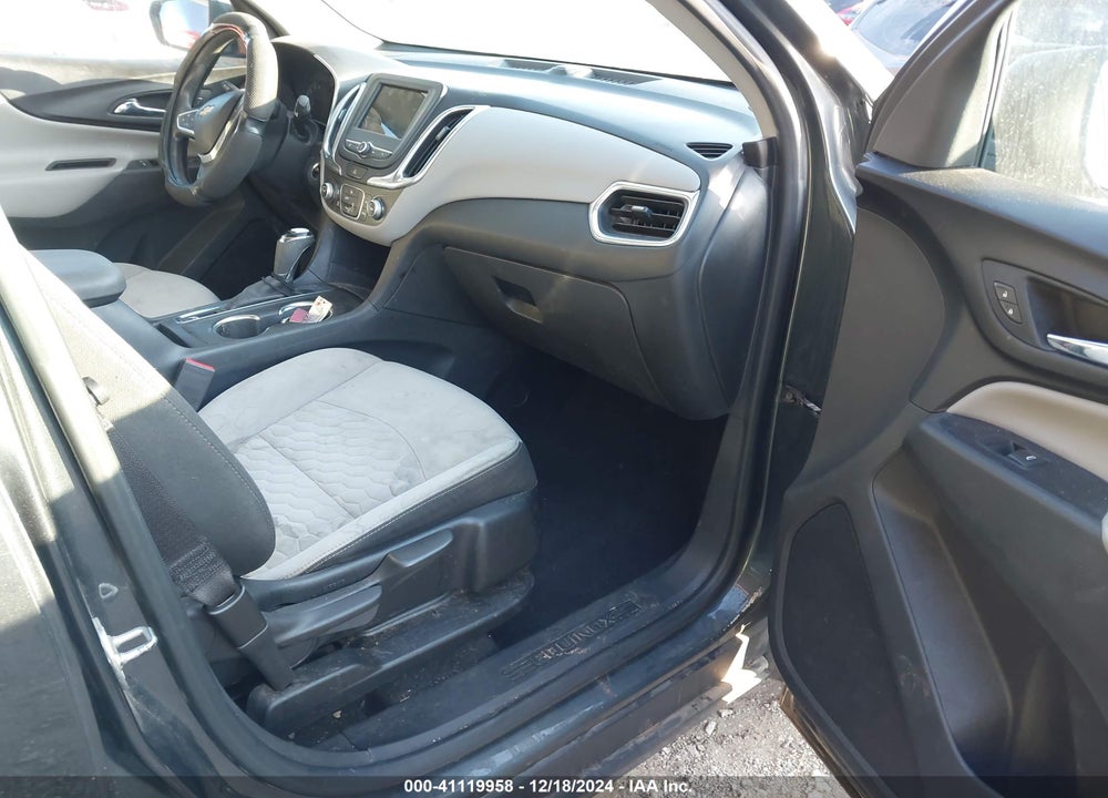 2019 CHEVROLET EQUINOX LS VIN: 3GNAXHEV5KS652537