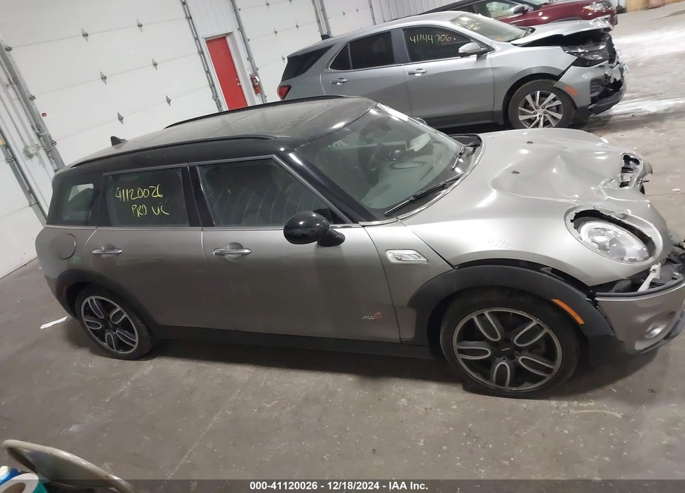 2017 MINI CLUBMAN VIN: WMWLU5C58H2E83341