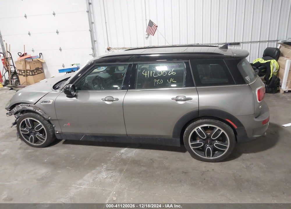 2017 MINI CLUBMAN VIN: WMWLU5C58H2E83341