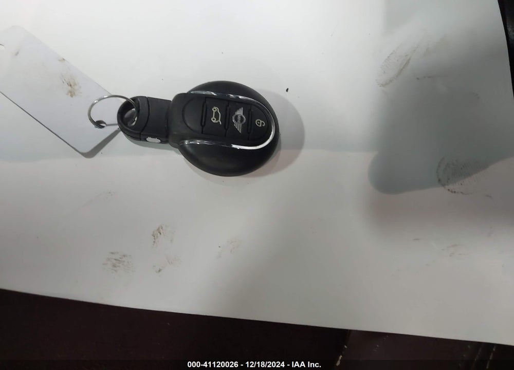 2017 MINI CLUBMAN VIN: WMWLU5C58H2E83341