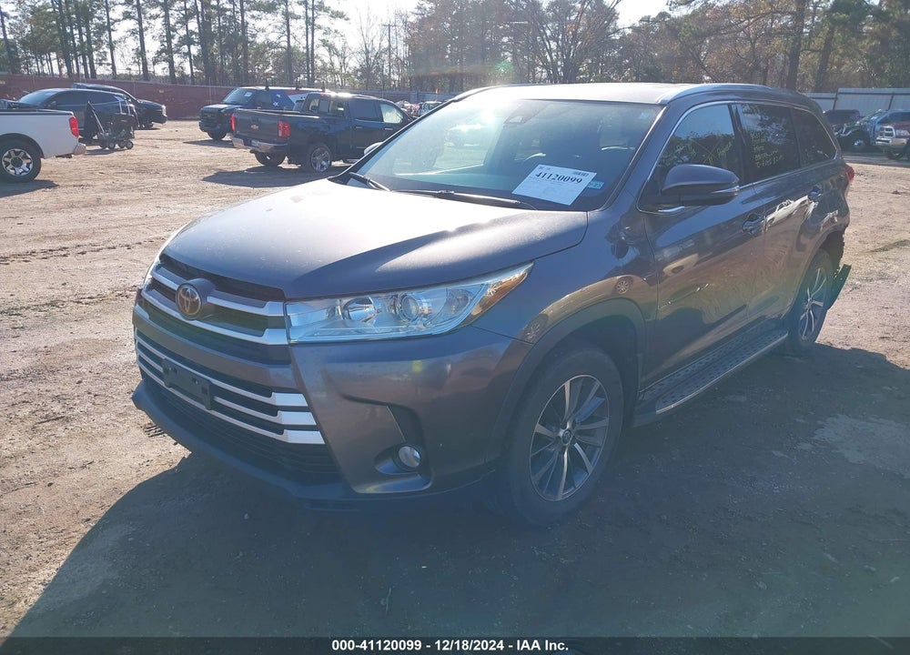 2017 TOYOTA HIGHLANDER XLE VIN: 5TDKZRFH5HS524043