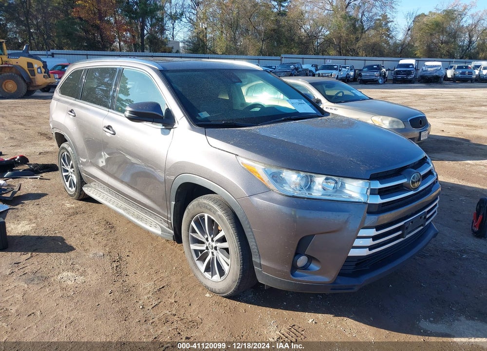 2017 TOYOTA HIGHLANDER XLE VIN: 5TDKZRFH5HS524043