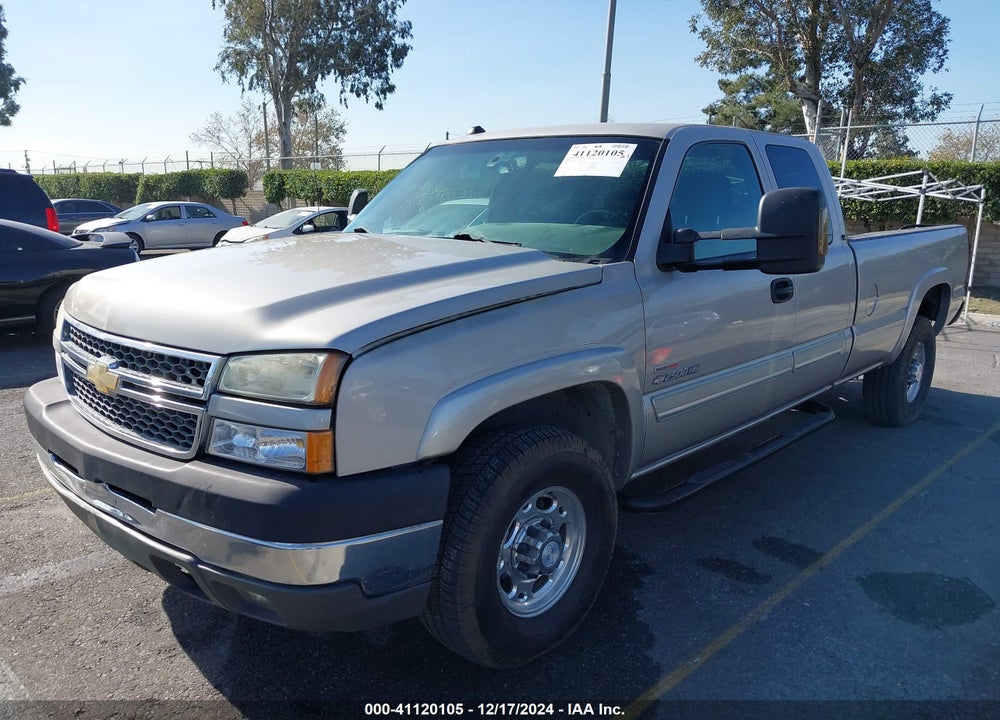 2005 CHEVROLET SILVERADO 2500HD LS VIN: 1GCHK29225E221090