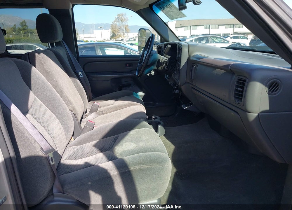 2005 CHEVROLET SILVERADO 2500HD LS VIN: 1GCHK29225E221090