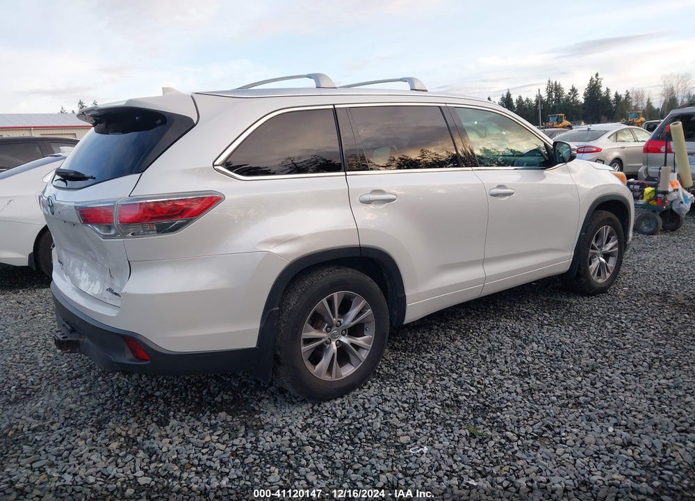 2014 TOYOTA HIGHLANDER XLE V6 VIN: 5TDJKRFH7ES011310