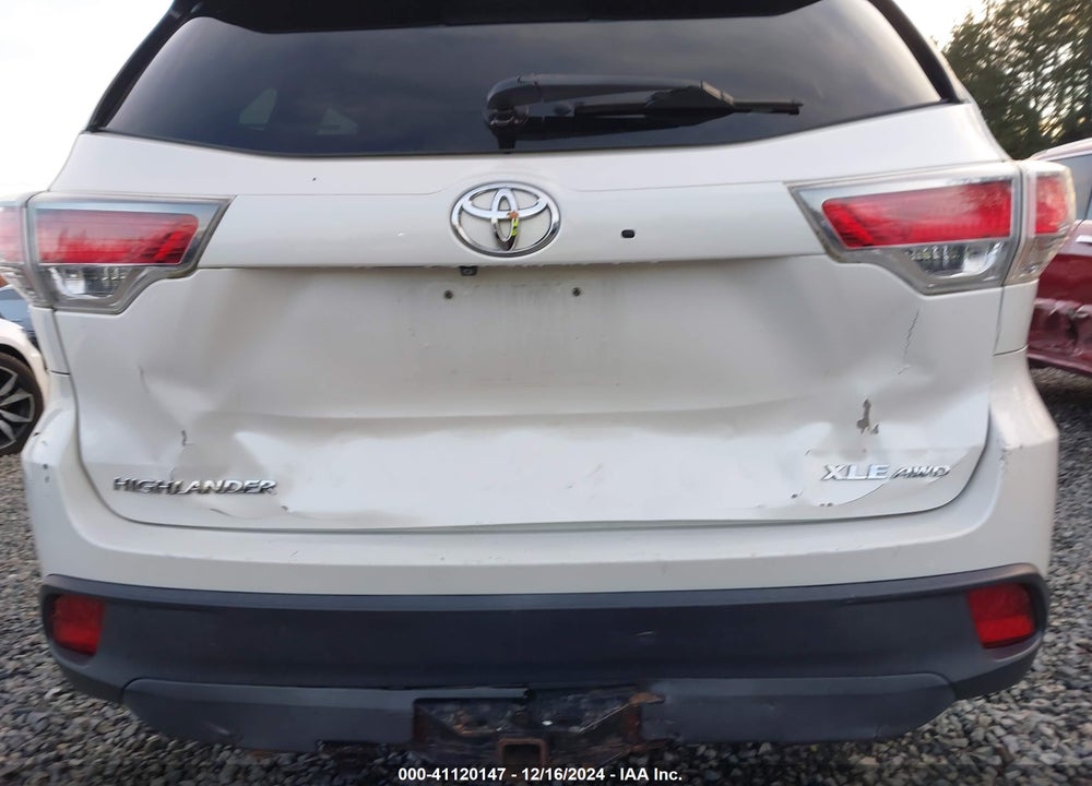 2014 TOYOTA HIGHLANDER XLE V6 VIN: 5TDJKRFH7ES011310