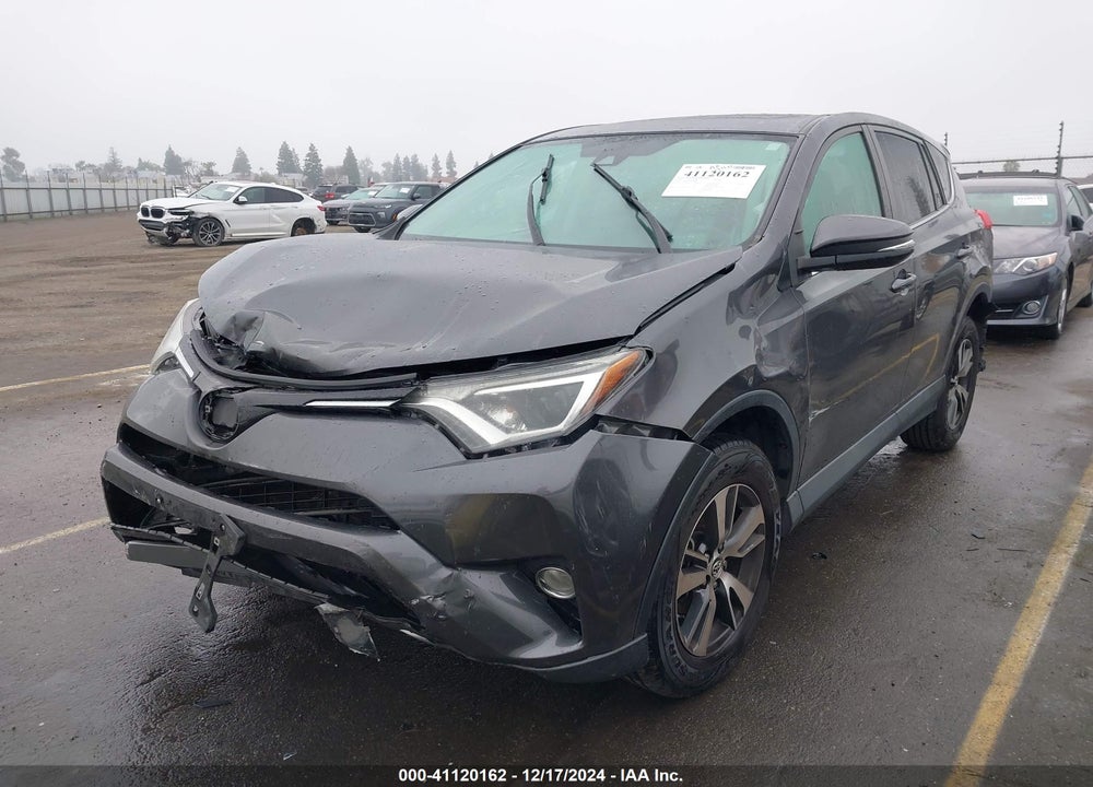 2018 TOYOTA RAV4 XLE VIN: 2T3WFREV8JW467651