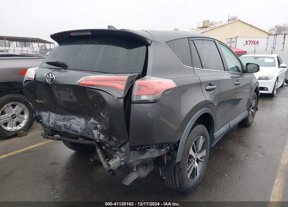 2018 TOYOTA RAV4 XLE VIN: 2T3WFREV8JW467651
