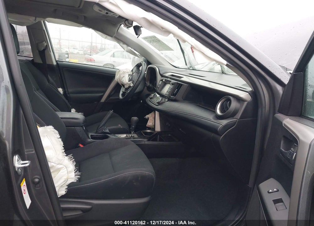 2018 TOYOTA RAV4 XLE VIN: 2T3WFREV8JW467651