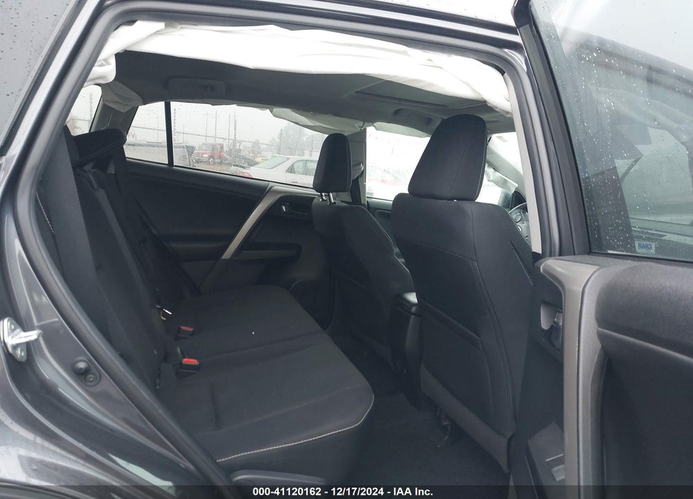 2018 TOYOTA RAV4 XLE VIN: 2T3WFREV8JW467651