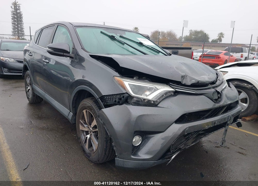 2018 TOYOTA RAV4 XLE VIN: 2T3WFREV8JW467651