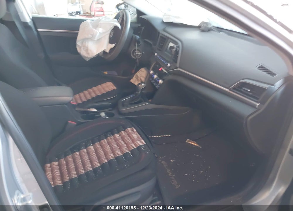 2020 HYUNDAI ELANTRA SE VIN: 5NPD74LF8LH589472