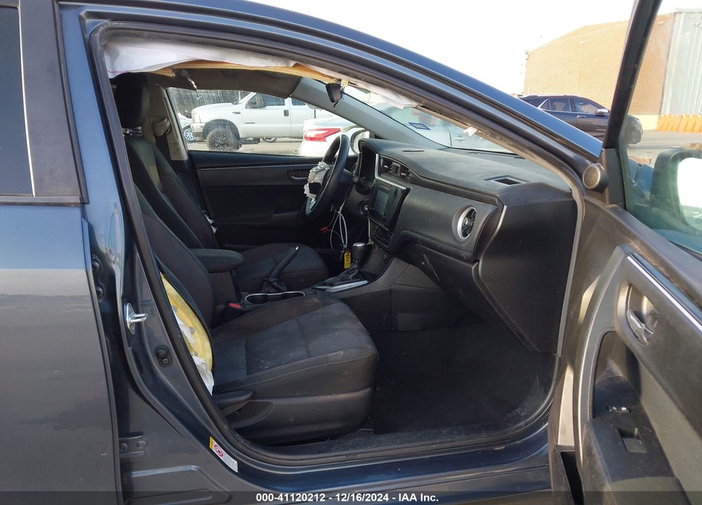 2019 TOYOTA COROLLA LE VIN: 2T1BURHE9KC157181