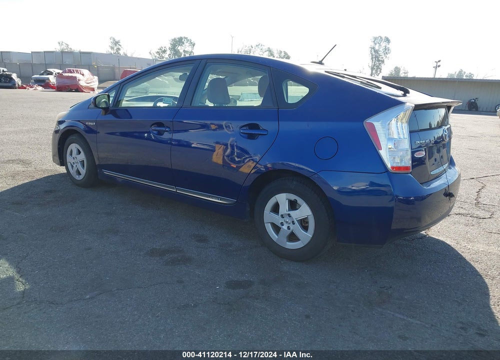 2011 TOYOTA PRIUS TWO VIN: JTDKN3DU6B5329512