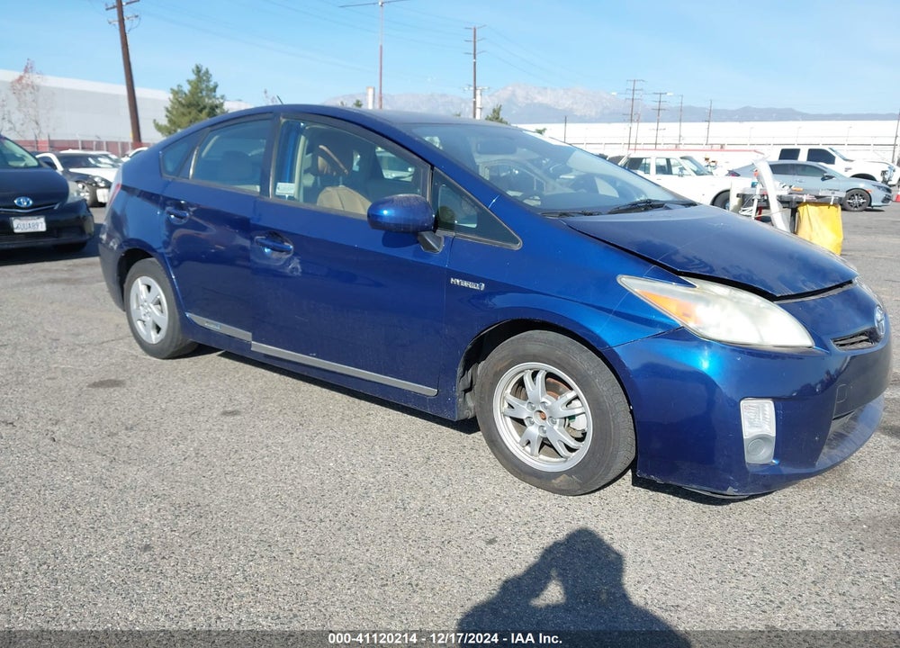 2011 TOYOTA PRIUS TWO VIN: JTDKN3DU6B5329512