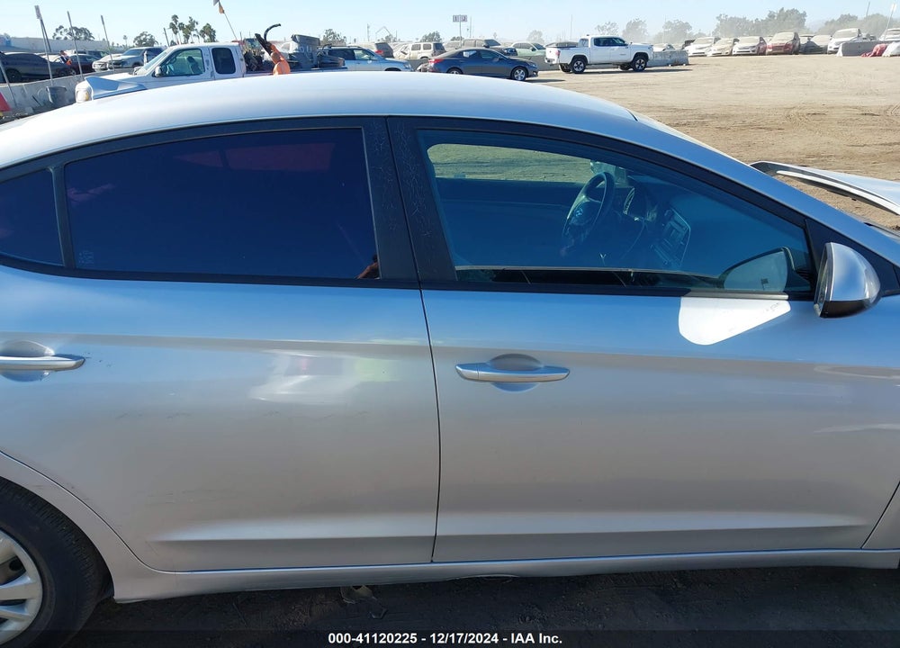 2017 HYUNDAI ELANTRA SE VIN: KMHD74LFXHU082968