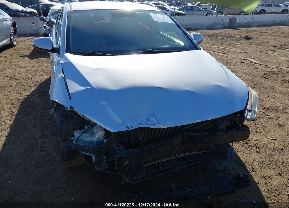 2017 HYUNDAI ELANTRA SE VIN: KMHD74LFXHU082968