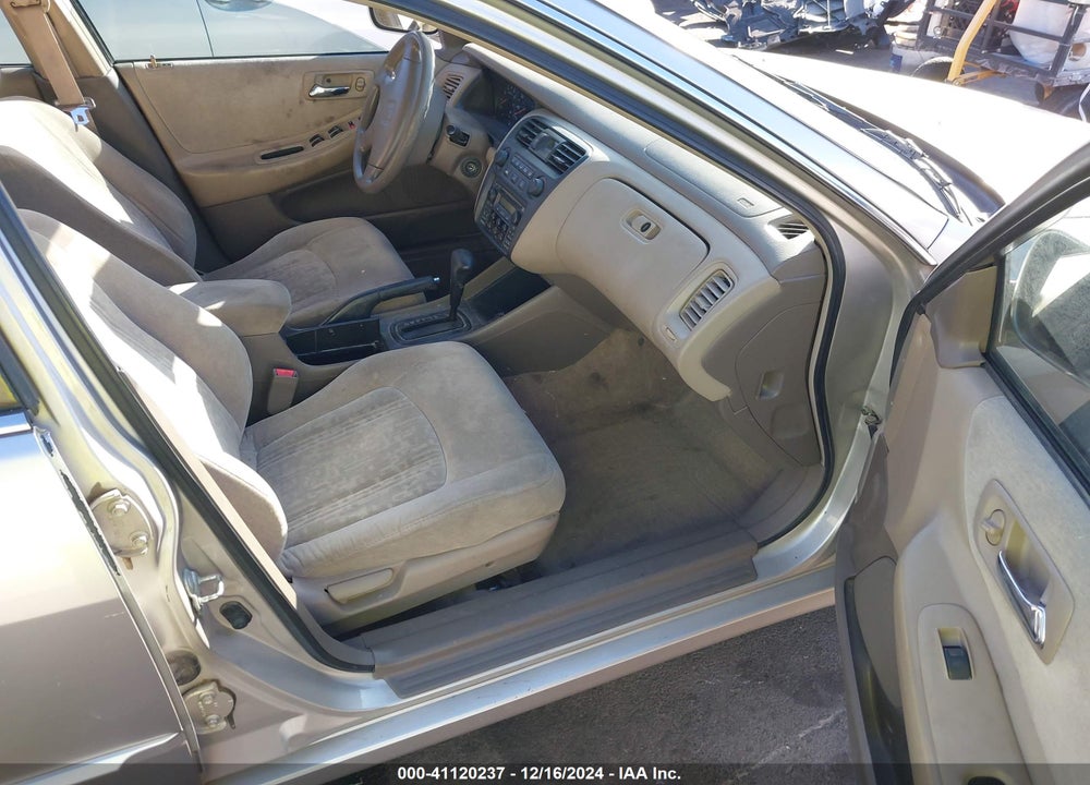 1999 HONDA ACCORD EX VIN: 1HGCG5652XA010365