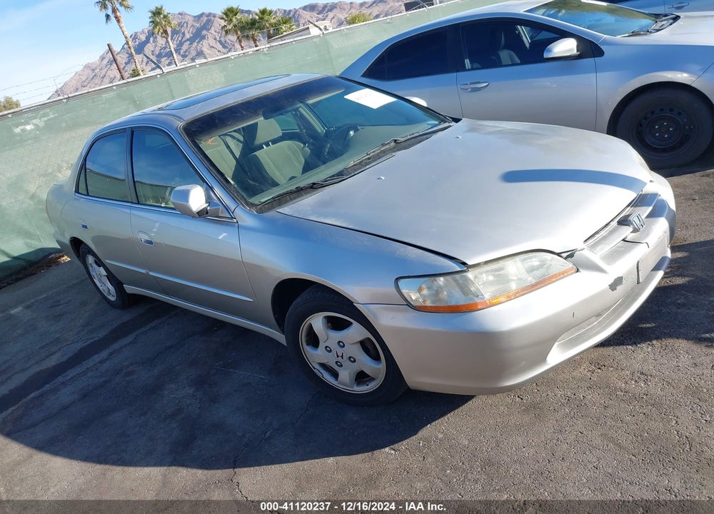 1999 HONDA ACCORD EX VIN: 1HGCG5652XA010365