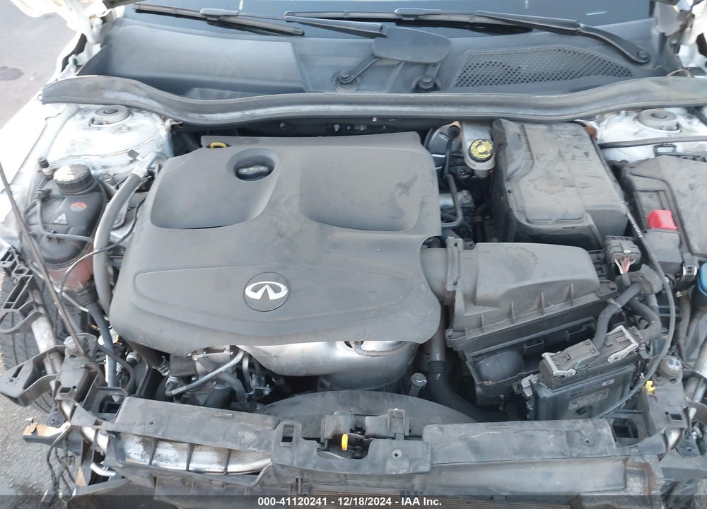 2019 INFINITI QX30 LUXE VIN: SJKCH5CPXKA008581