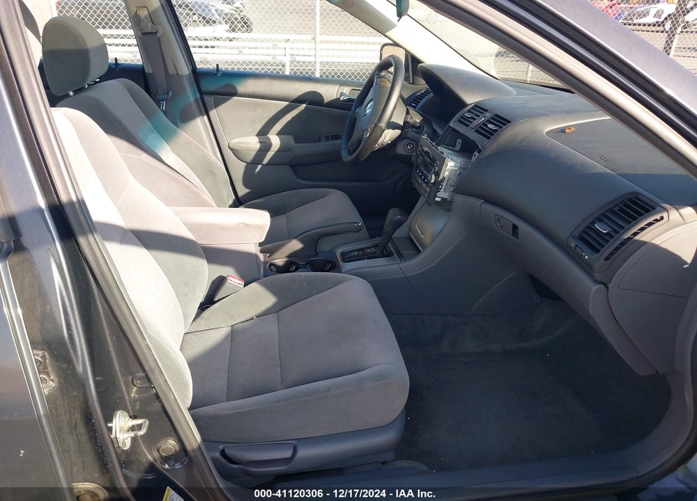 2004 HONDA ACCORD 2.4 EX VIN: 1HGCM56754A142977
