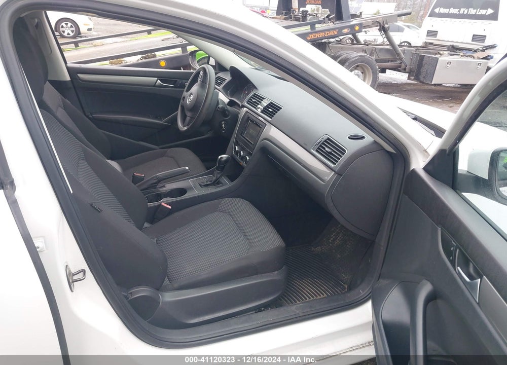 2012 VOLKSWAGEN PASSAT 2.5L S VIN: 1VWAP7A33CC073901