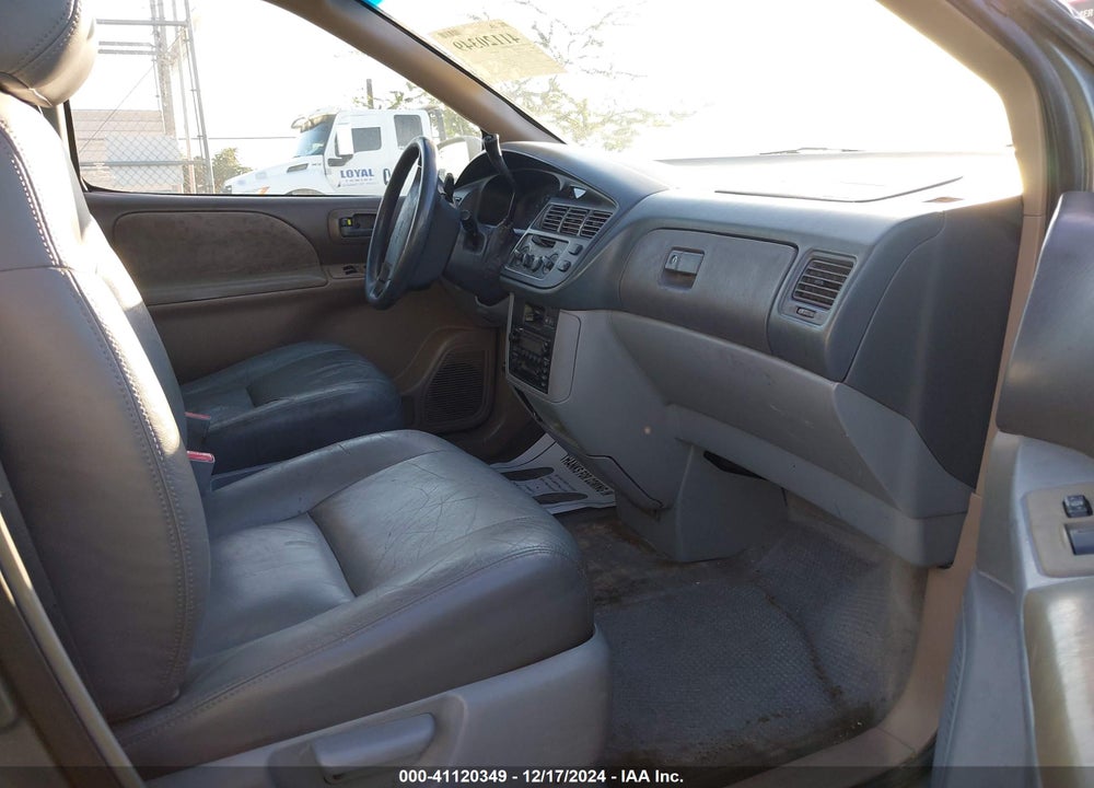 2000 TOYOTA SIENNA LE VIN: 4T3ZF13C9YU277318