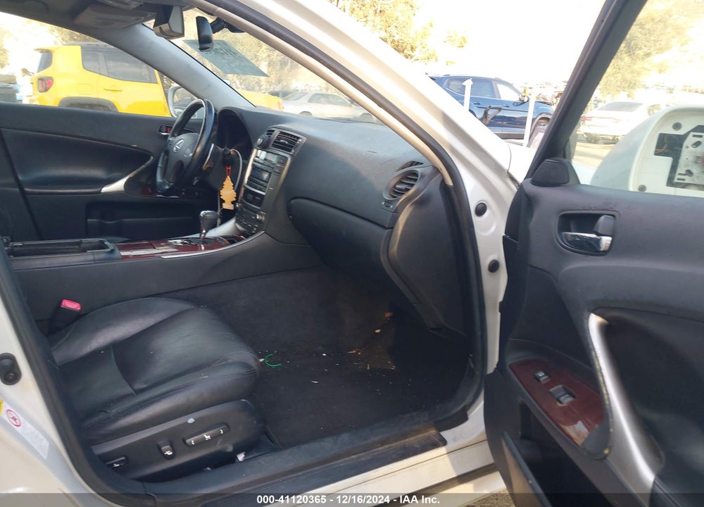 2008 LEXUS IS 250 VIN: JTHBK262385069852