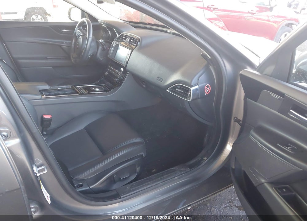 2018 JAGUAR XE 25T PREMIUM VIN: SAJAJ4FX4JCP29360