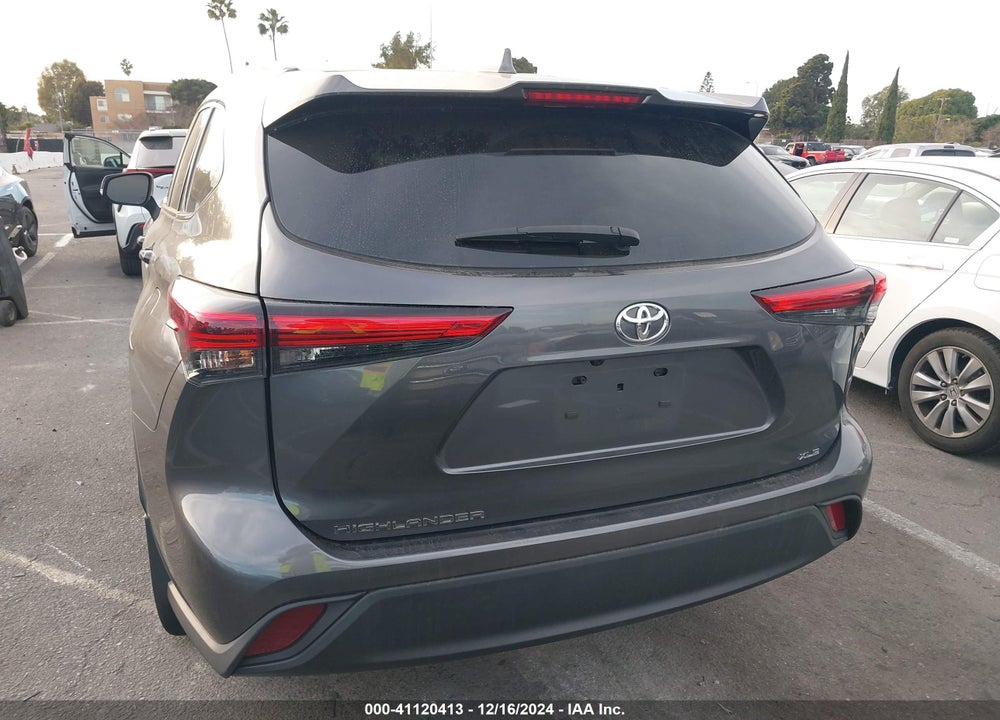 2022 TOYOTA HIGHLANDER XLE VIN: 5TDHZRAH0NS103554