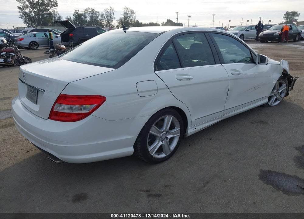2011 MERCEDES-BENZ C 300 LUXURY/SPORT VIN: WDDGF5EB1BR177374