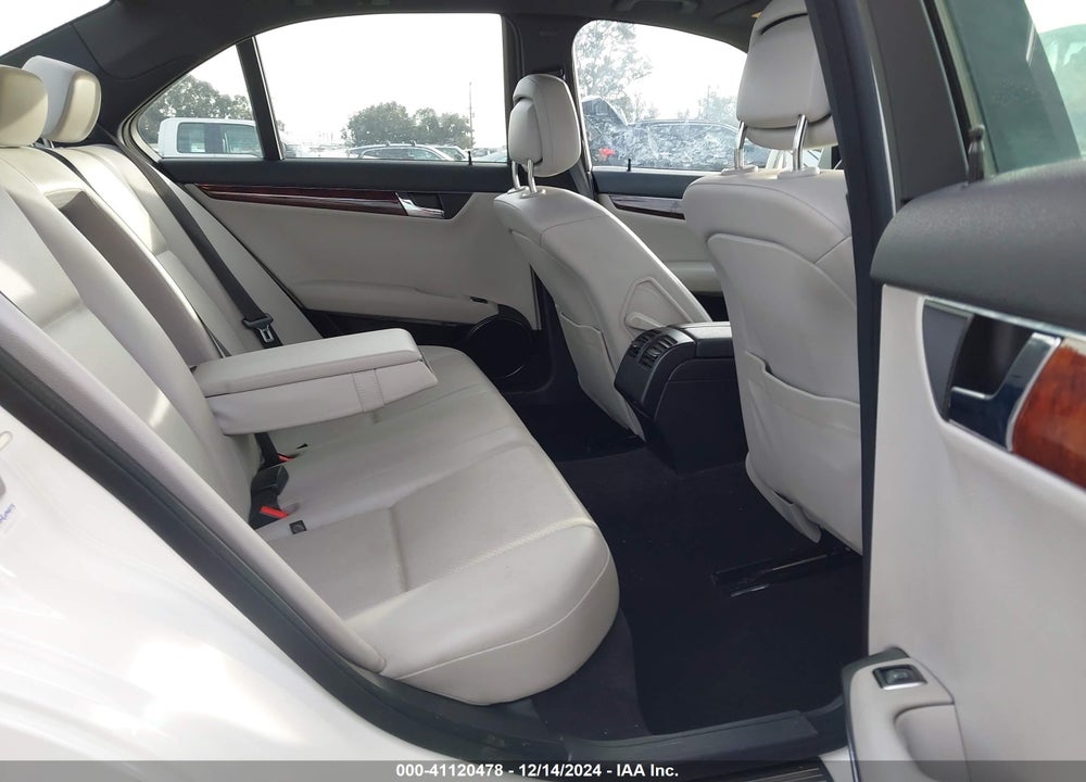 2011 MERCEDES-BENZ C 300 LUXURY/SPORT VIN: WDDGF5EB1BR177374