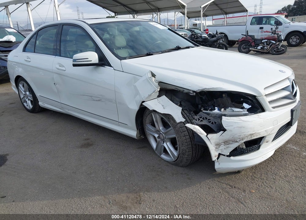 2011 MERCEDES-BENZ C 300 LUXURY/SPORT VIN: WDDGF5EB1BR177374