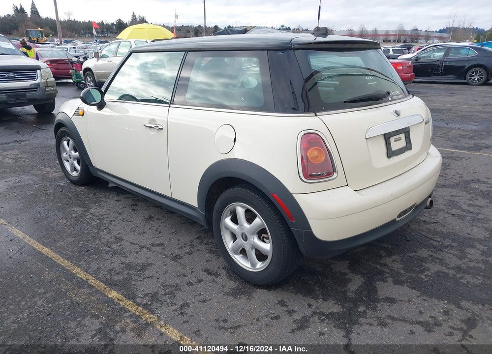 2007 MINI COOPER VIN: WMWMF33547TT53274
