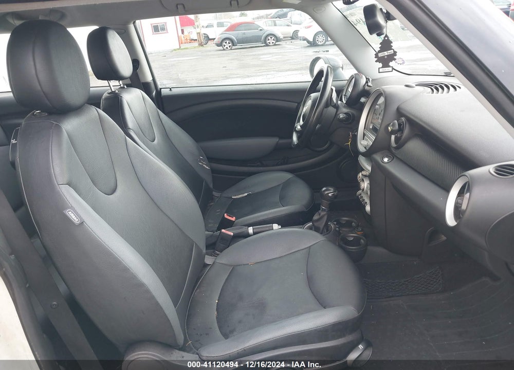 2007 MINI COOPER VIN: WMWMF33547TT53274
