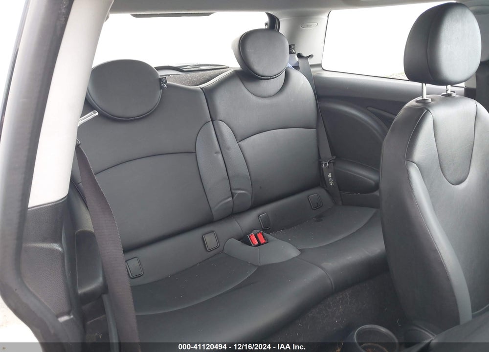 2007 MINI COOPER VIN: WMWMF33547TT53274