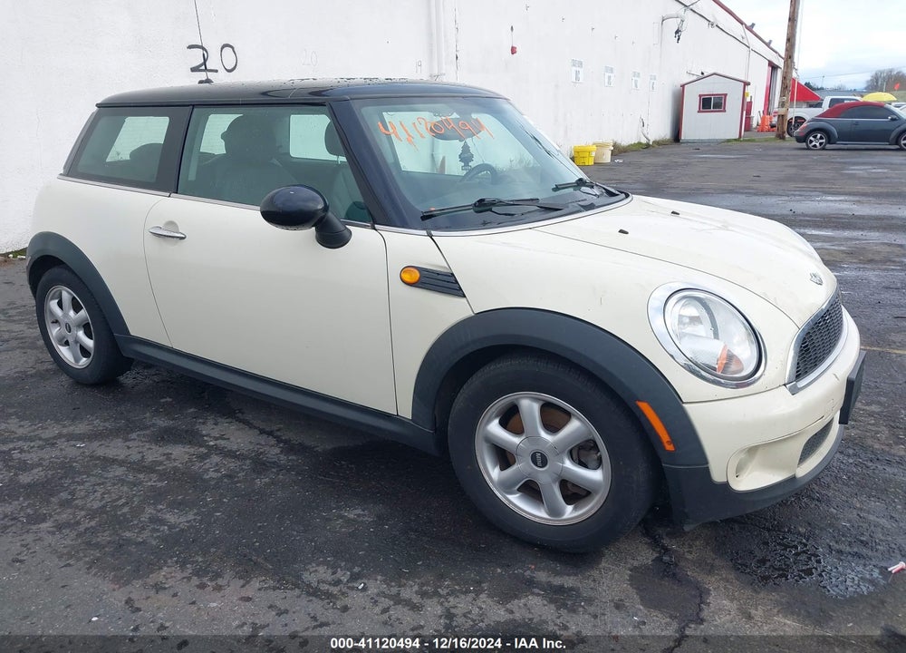 2007 MINI COOPER VIN: WMWMF33547TT53274