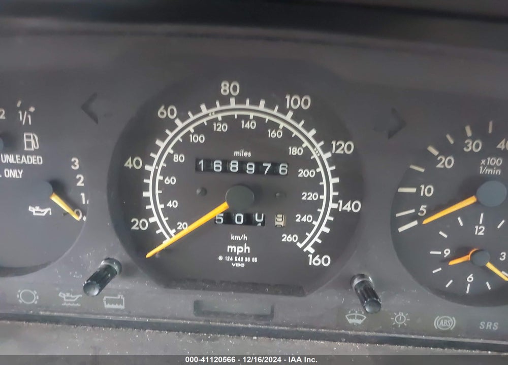 1994 MERCEDES-BENZ E 320 VIN: WDBEA66E8RC082210