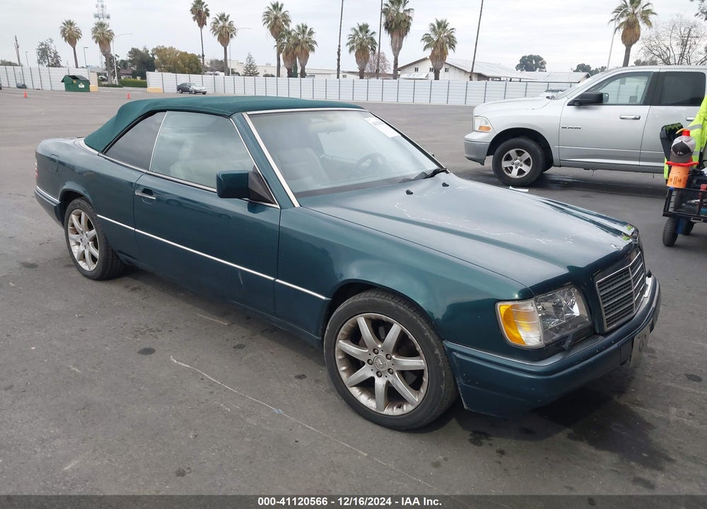 1994 MERCEDES-BENZ E 320 VIN: WDBEA66E8RC082210