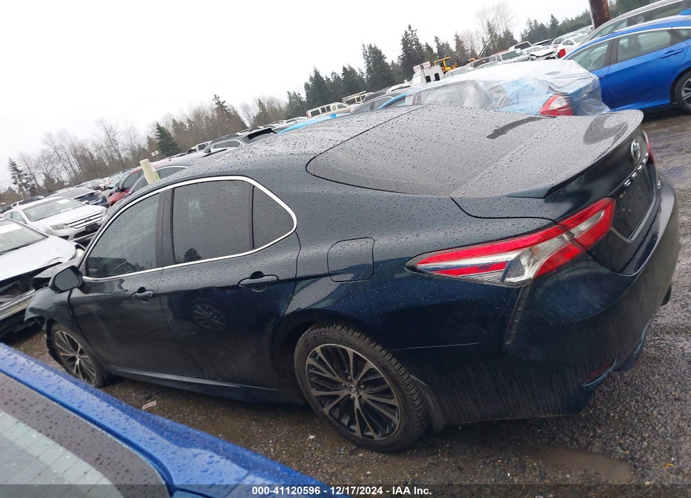 2018 TOYOTA CAMRY SE VIN: 4T1B11HK7JU516833
