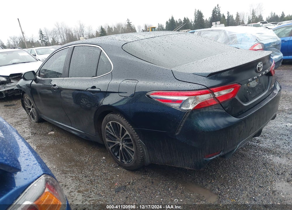 2018 TOYOTA CAMRY SE VIN: 4T1B11HK7JU516833