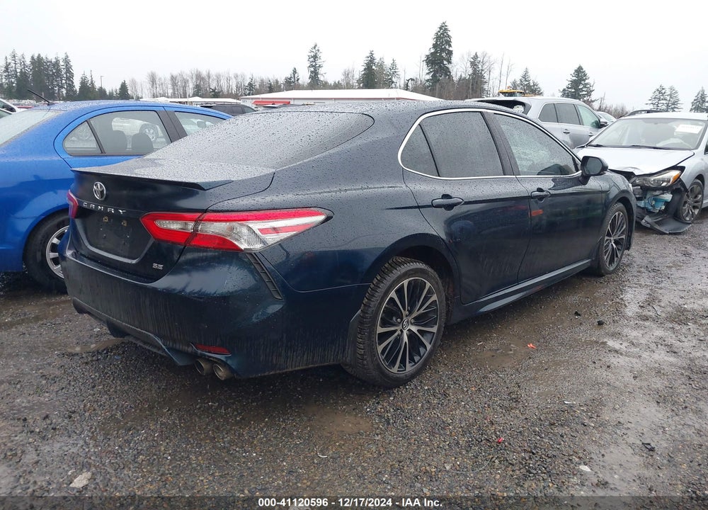 2018 TOYOTA CAMRY SE VIN: 4T1B11HK7JU516833