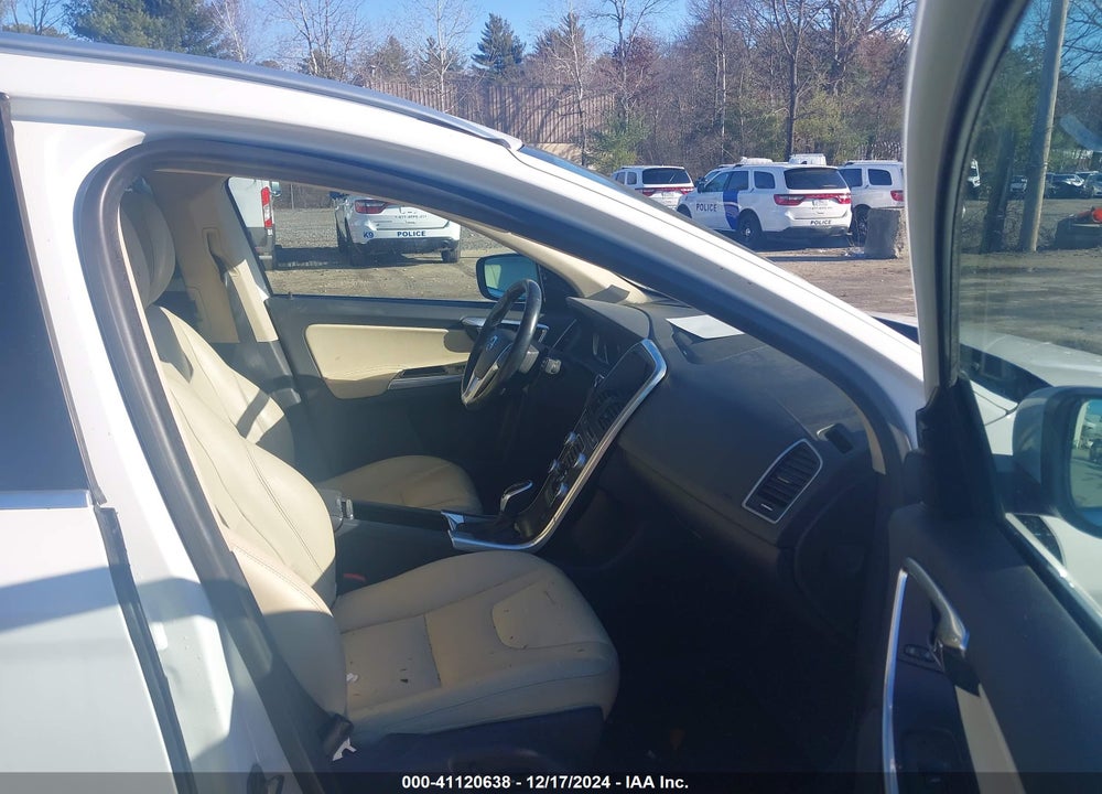 2016 VOLVO XC60 T5 PLATINUM VIN: YV4612RM0G2843474