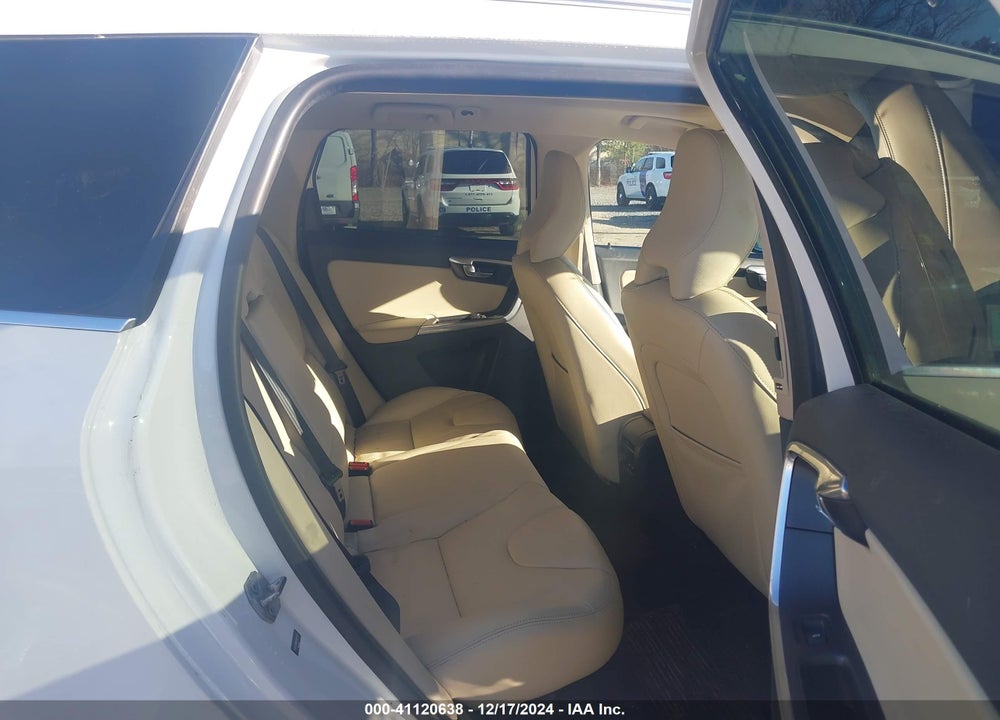 2016 VOLVO XC60 T5 PLATINUM VIN: YV4612RM0G2843474