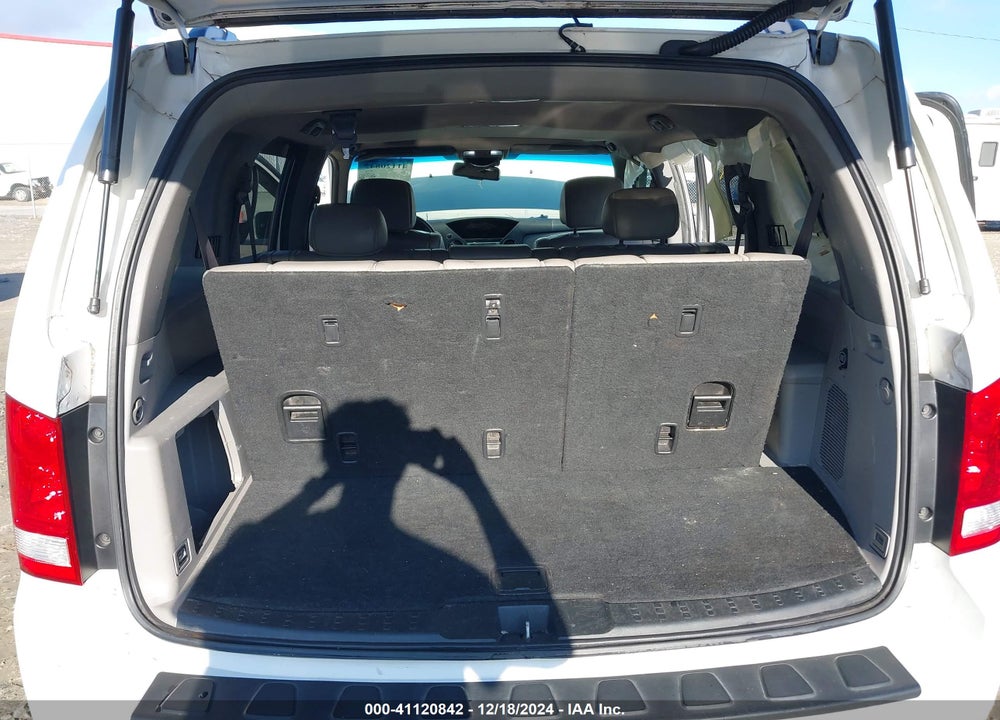 2010 HONDA PILOT EX-L VIN: 5FNYF4H56AB001407